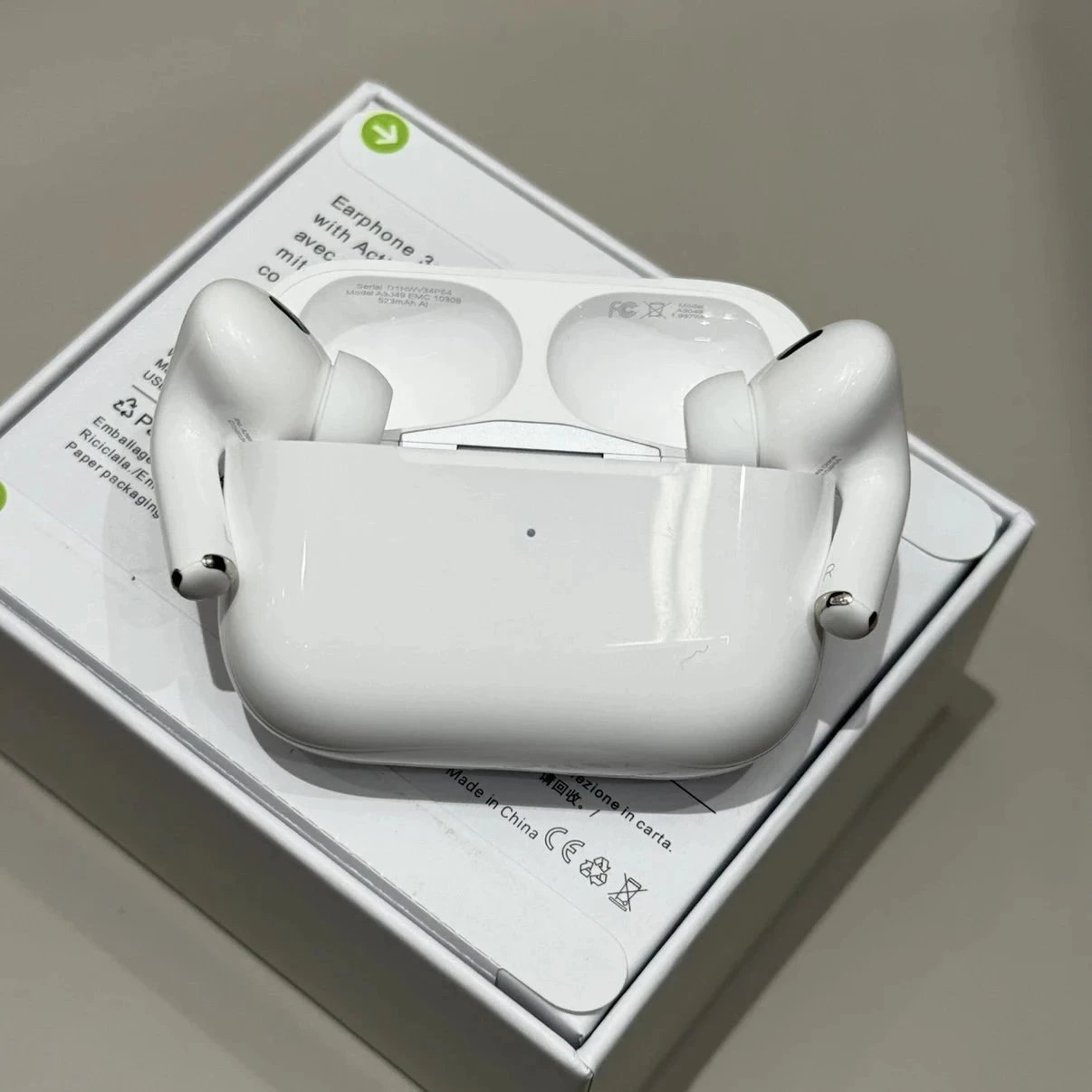 The bluetooth headphones are 5-generation pro2 noise reduction motion, Rhoda 1562A, which is fully functional with high-speak apple Andre.