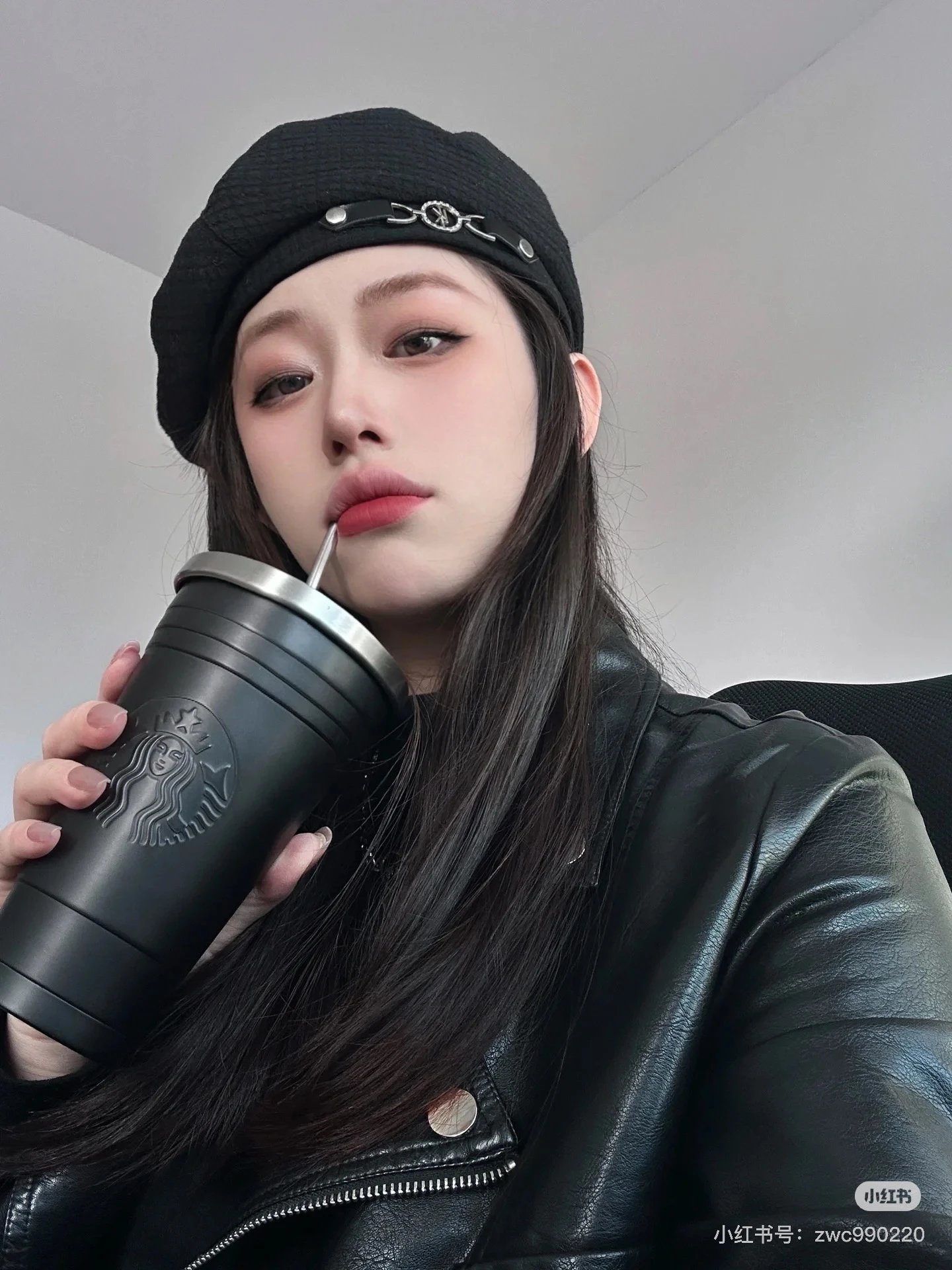 巴克绝美杯子来袭超大容量591ml 保温保冷都ok 直接冰咖啡放进去一天都是冰的 太适合夏日啦  304钢 等开福利