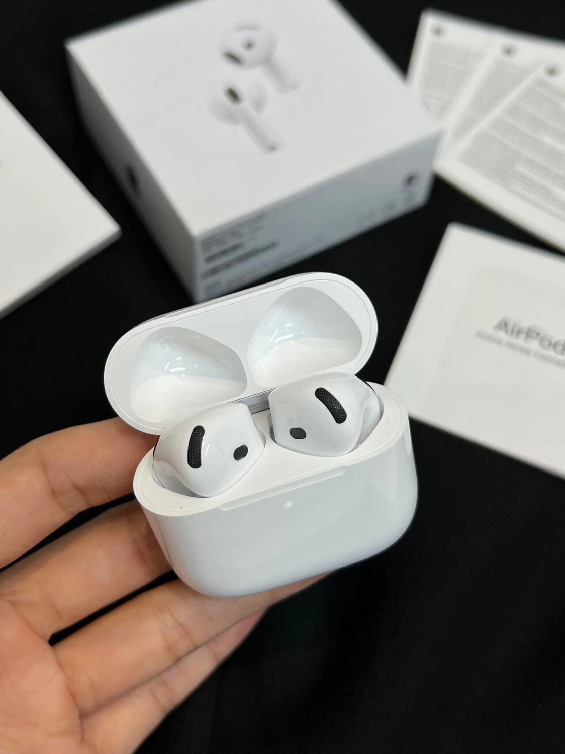 苹果四代无线蓝牙耳机 苹果AirPods4 耳机 ANC降噪版 购入正品开模 原装11壳料数据 重量尺寸同步 充电仓内置指示灯 带双击触摸弹窗功能 支持IOS18系统弹窗 功能界面内容完全一样