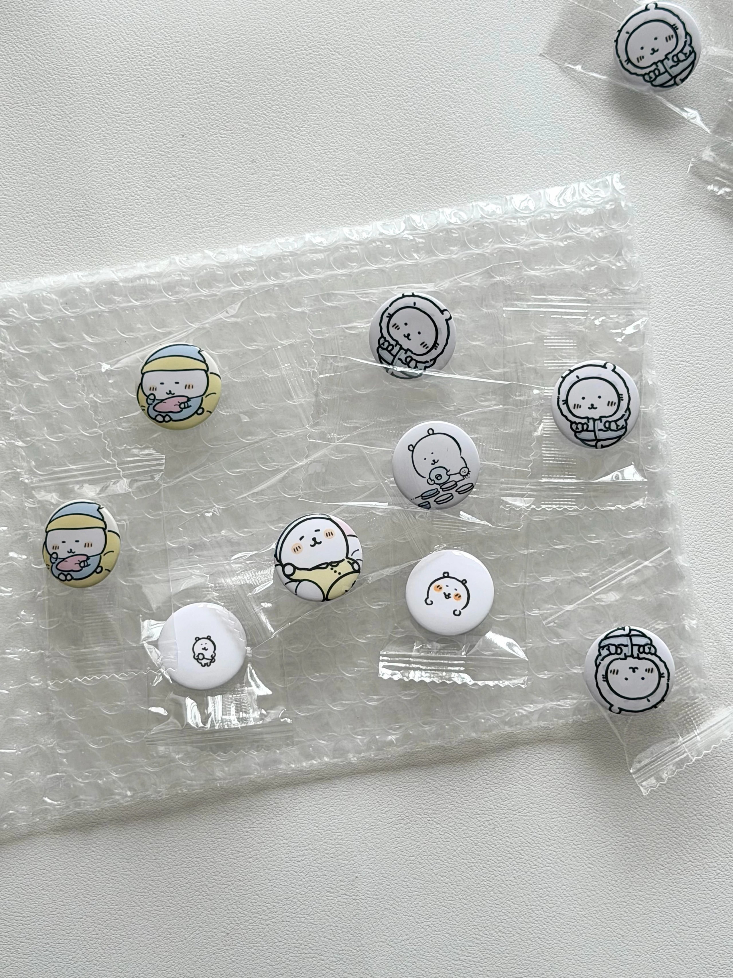 Add 1 random mini badge with any order totaling 77 or more. Default minor defects, no after-sales, no exchanges, no stacking. Not added if not in order.