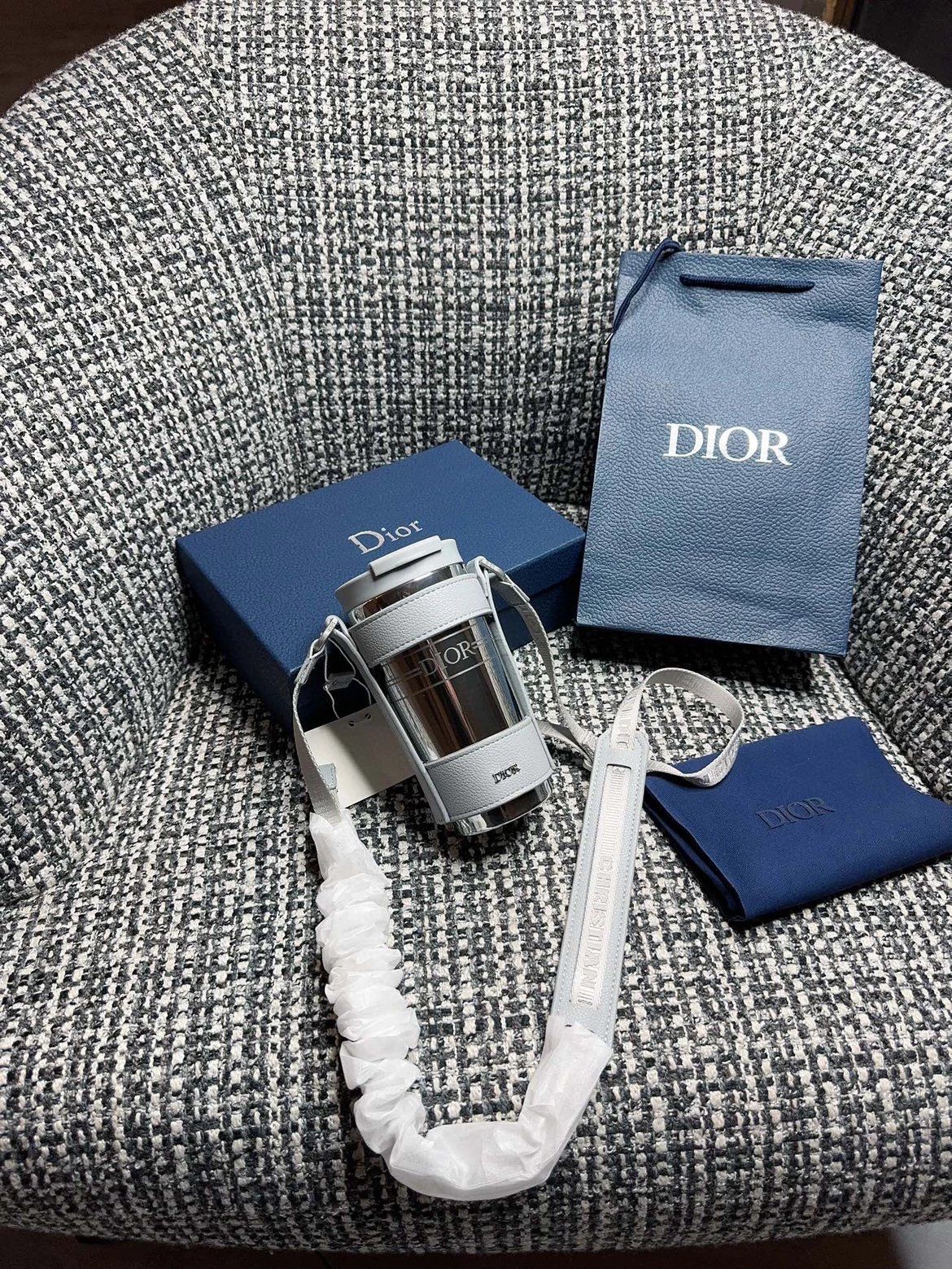 专柜品质  Di Aqua 马克杯保温杯  款式精美彰显实用优雅的风范  全套专柜包装