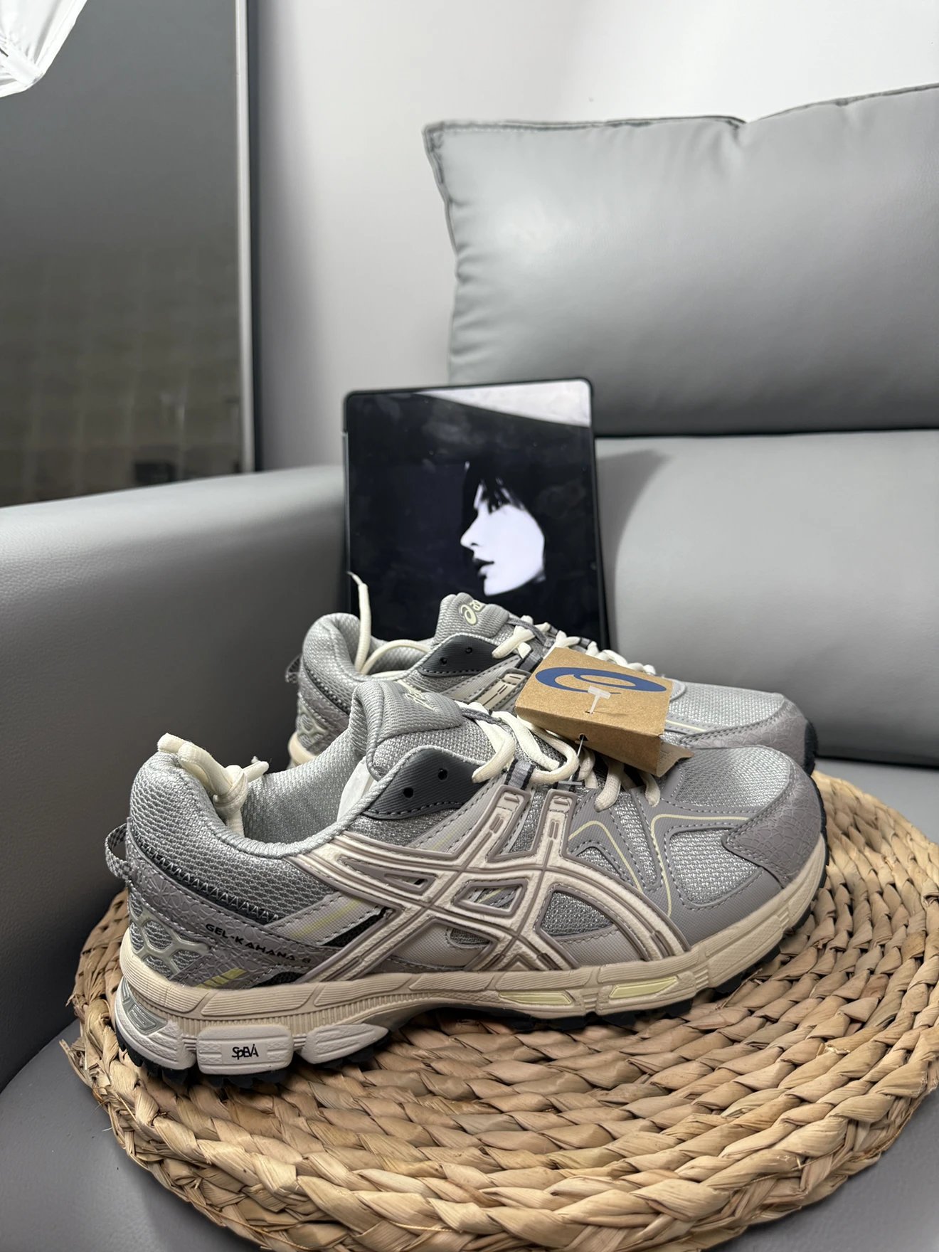 The club is a free-and-slate Arthur K8 with a shallow gray brown-strap, a smooth-run shoe, a steady-stamped, swirling shoe, a live-show of the grinding shoes.