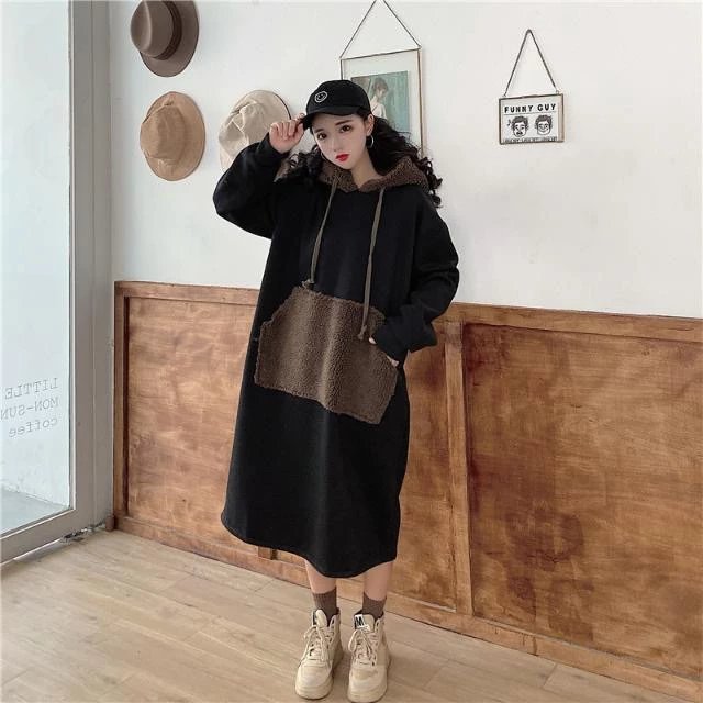 In the autumn of 2019, a long fall over the easy and thinly-wounded lamb hairs, with caps and velvet suits and skirts.