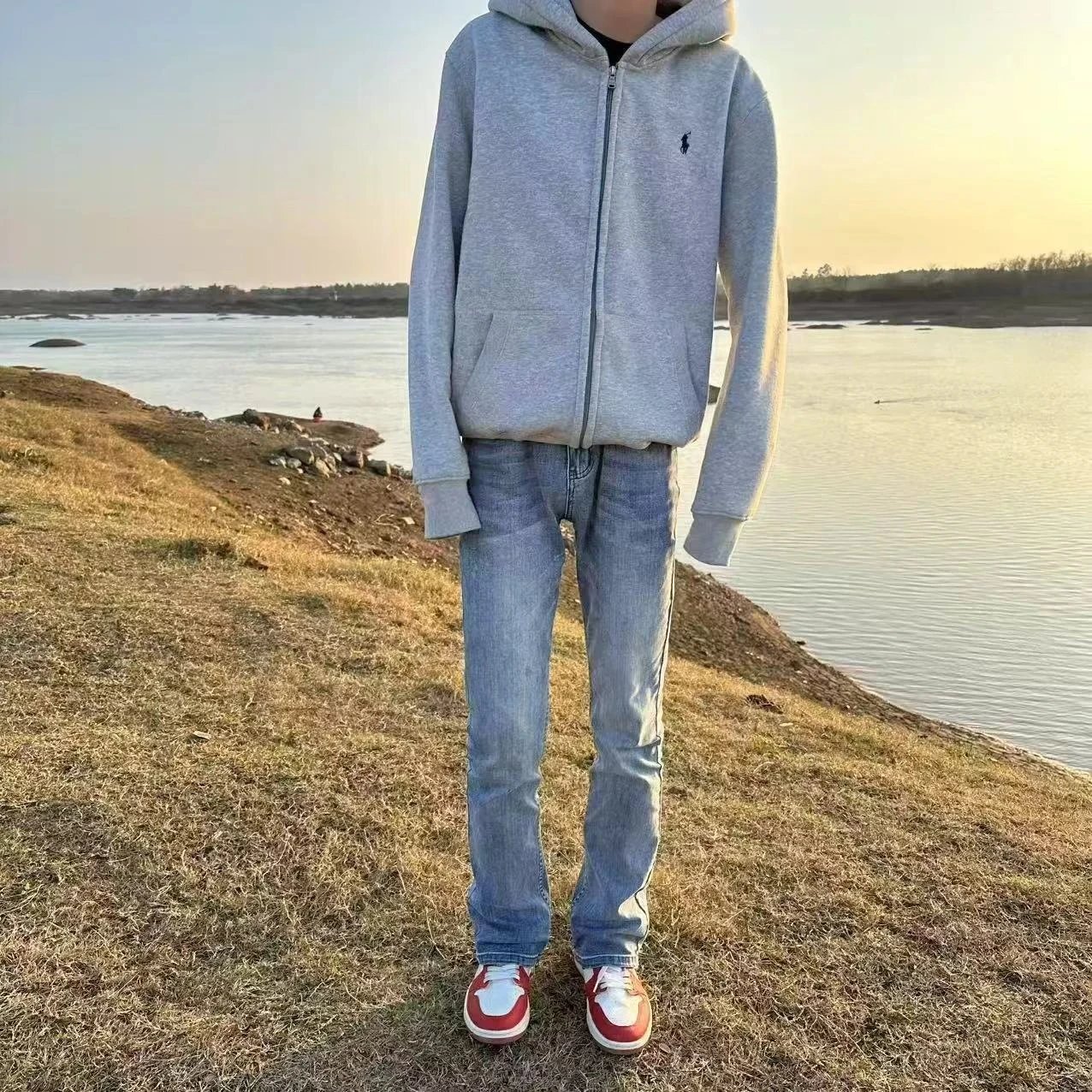 Gray horse gray sweatshirt long-sleeve jacket, cleanfit fit, waist-cinching slim.
